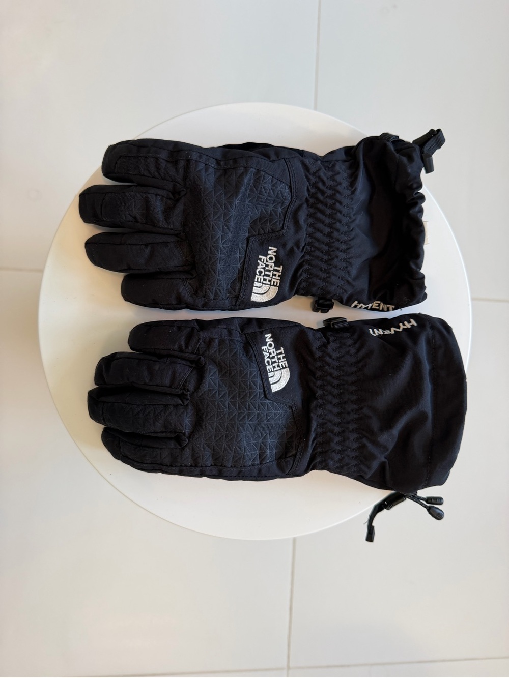 The North Face HyVent Boys Ski Gloves – Black